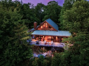 Exterior - WntrDiscnt*Private*Zen*SwimSpa*ChefKitchen* (Townsend)