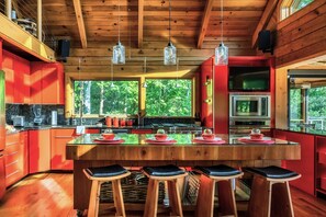 Fridge, microwave, oven, stovetop - WntrDiscnt*Private*Zen*SwimSpa*ChefKitchen* (Townsend)