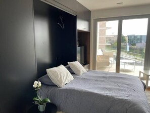 1 quarto, escrivaninha, Wi-Fi de cortesia