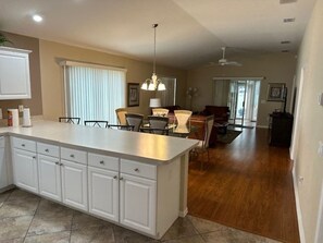 Interior - 3 bedroom / 2 bath Courtyard Villa w/ cart! (The Villages)