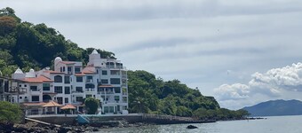 Live an Adventure in Taboga 1