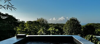 KUNUK – Luxe Treehouse, Surf, Sunset & Steps to the Beach.