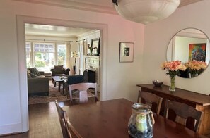 Interior - Urban Oasis on the top of Queen Anne Hill (Seattle)