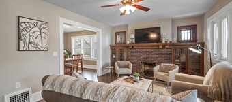 Spanish Charm 4bed/3bath Downtown Waupaca! 