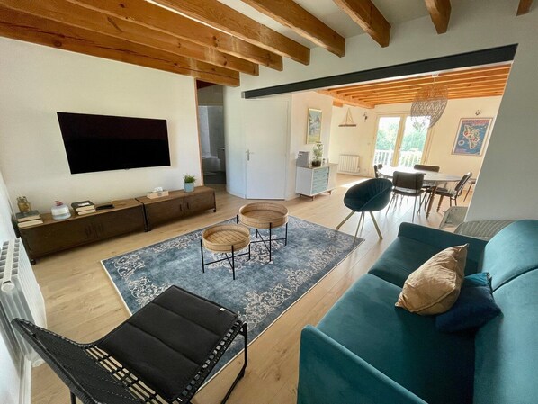 TV - Flat in St Ferdinand district (Arcachon)