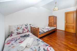 2 bedrooms, bed sheets