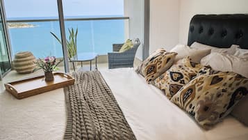 Classic Apartment | 1 bedroom, in-room safe, iron/ironing board, free WiFi