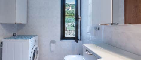 تجهيزات دش، مجففات شعر، مناشف