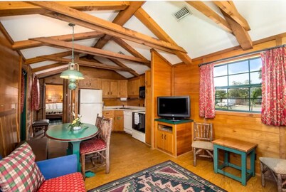 ⛵️Lakefront Cabin 10min toBEACH/Dogs 🐶OK/Kayak/#403