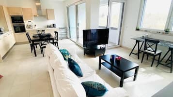 Deluxe Apartment | Living room