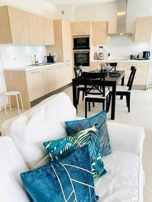 Living area - Spac. Flat -Kirchberg w Parking&Terrace (Luxembourg City)
