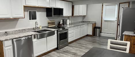 Microwave, oven, stovetop, dishwasher