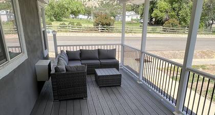Cozy Home Between Zion & Bryce Canyon