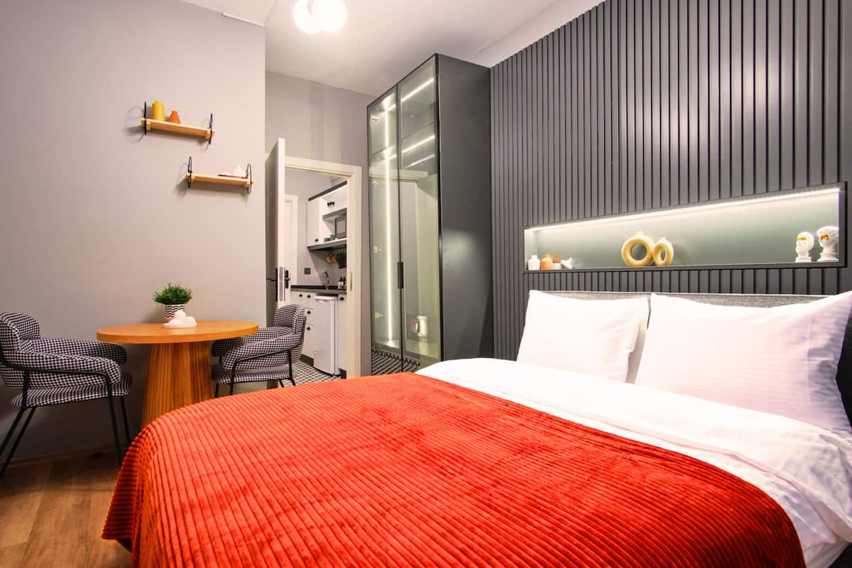 Habitación económica doble, 1 cama de matrimonio | 1 dormitorio, sábanas de algodón egipcio, ropa de cama de alta calidad
