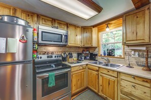 Fridge, microwave, stovetop, coffee/tea maker - Pet-Friendly Creekside Cabin w/ Pool Access! (Maggie Valley)