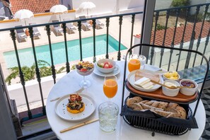 Free daily cooked-to-order breakfast  - Lilases Boutique House & Garden (Mora)