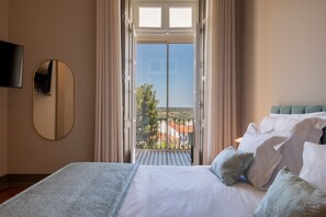 Deluxe Double or Twin Room | 1 bedroom, Egyptian cotton sheets, premium bedding, in-room safe