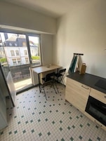 Refrigerador, microondas, horno, placa de cocina