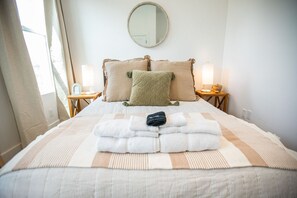2 chambres, fer et planche à repasser, Wi-Fi gratuit, draps fournis