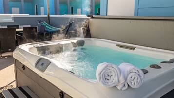 Bain à remous extérieur