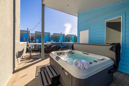 Salt Lake Retreat + Rooftop Hot Tub + Near Ski Resorts