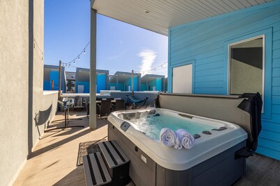 Salt Lake Retreat + Rooftop Hot Tub + Near Ski Resorts