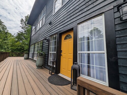 Spacious and Serene Smoky Mountain Retreat- the Perfect Launch for the Dragon!