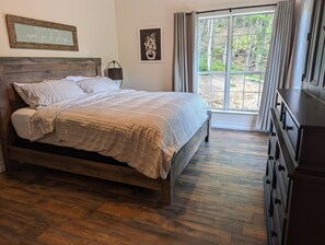 5 chambres, lit parapluie, Wi-Fi, draps fournis