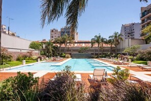 Piscina interna, piscina externa