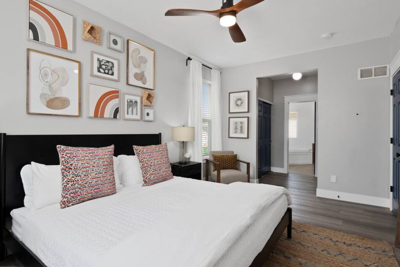 5 bedrooms, desk, iron/ironing board, WiFi