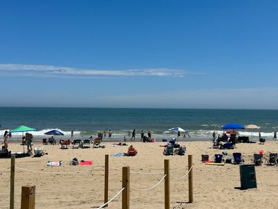 Charming 2-Bed Condo Steps From the Beach!