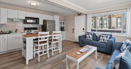 Charming 2-Bed Condo Steps From the Beach!