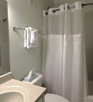 Shower, hair dryer, towels - Ocean/Inlet View 2Bedroom 2 Bath Condo Myrtle Beach SC, 7/29-8/5 Sat to Sat (Myrtle Beach)