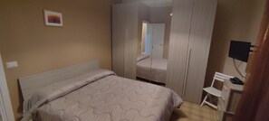 2 bedrooms, iron/ironing board, WiFi, bed sheets - 2 Bedroom Apartment in Lenzi (Lenzi)