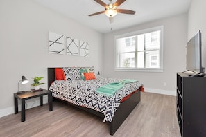 4 bedrooms, iron/ironing board, WiFi, bed sheets