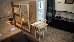 1 soverom, strykejern/-brett, wi-fi (inkludert) og sengetøy