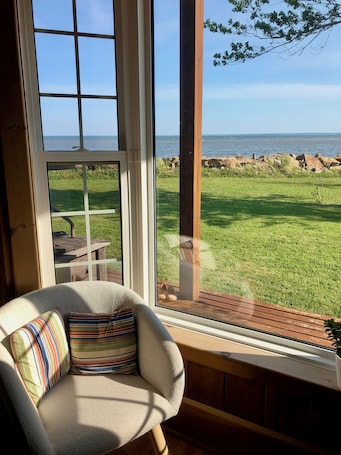 内装. Oceanfront Retreat Beachfront and Nature