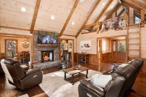 Fernseher, Kamin, Stereoanlage