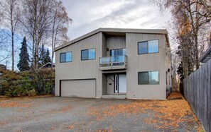 Exterior - Downtown Oasis  (Anchorage)