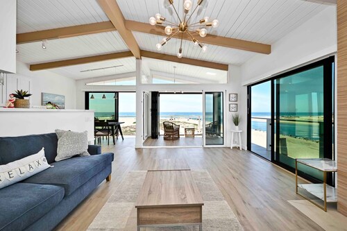 Immaculate Home w/ 180 degree views of the Beach & Ocean