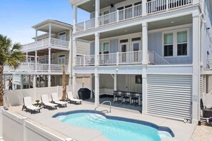 A heated pool - Blue Heaven by Brunswick Vacation Rentals: Home with Heated pool & Beach Club (Ocean Isle Beach)