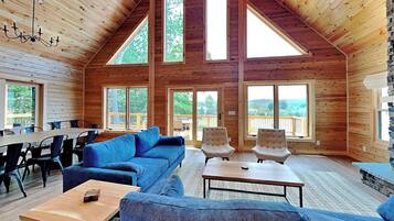 House (5 Bedrooms) | Property amenity