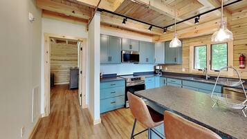 House (5 Bedrooms) | Property amenity