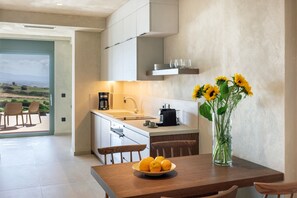 Deluxe Studio 2 | Private kitchen | Full-sized fridge, microwave, oven, electric kettle - Dedalos Touch Boutique Hotel (Rethymno)