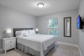 2 chambres, fer et planche à repasser, lit parapluie, Wi-Fi gratuit