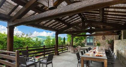 Wonderful private villa for 18 guests with A/C, WIFI, private pool, TV, patio and panoramic view