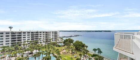 حمّام سباحة مُدفَّأ