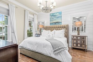 4 bedrooms, iron/ironing board, free WiFi, bed sheets - A Shore Bet - Lux Home 1/3 mile to the beach - 6 Seater Golf Cart (Santa Rosa Beach)
