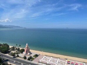 Estudio ejecutivo, vistas a la playa | Caja fuerte y wifi gratis