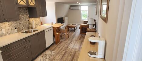 雪櫃、微波爐、洗碗機、咖啡機/沖茶器